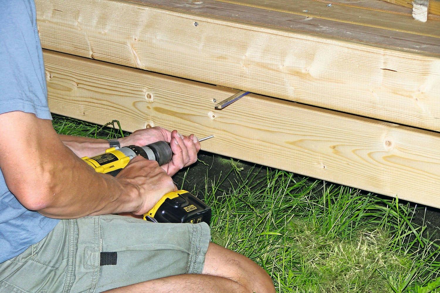 Terrassebord: Få samme samme avstand mellom bordene. Terrassebord: Få samme samme avstand mellom bordene.
